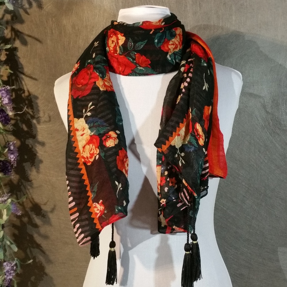 Light scarf with tassels Summer/Autumn Colors.